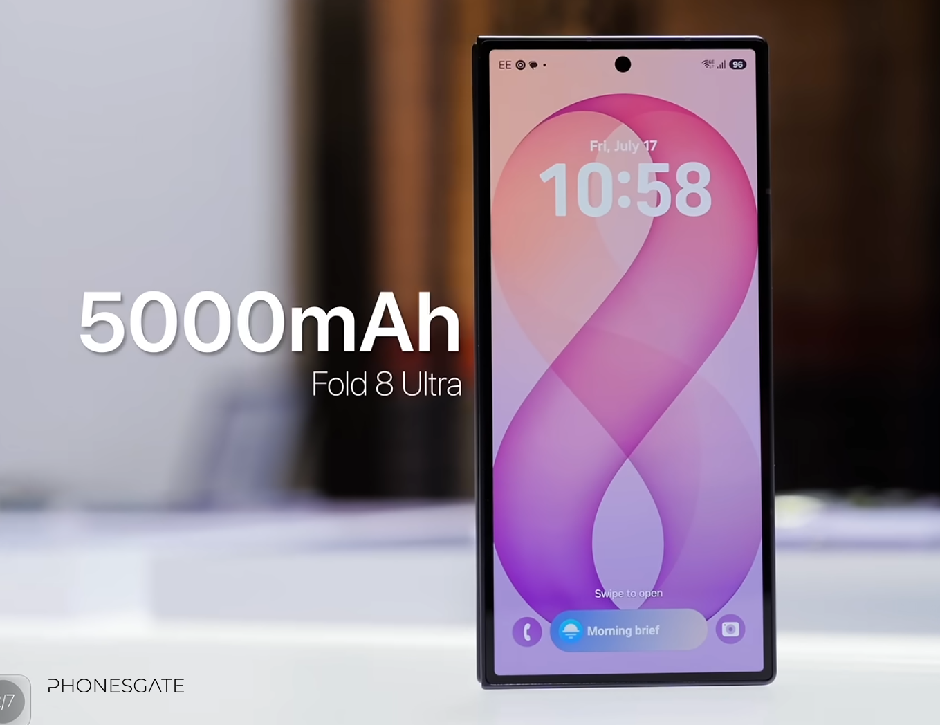 Front view graphic highlighting a 5000mAh battery for the Galaxy Z Fold8 Ultra