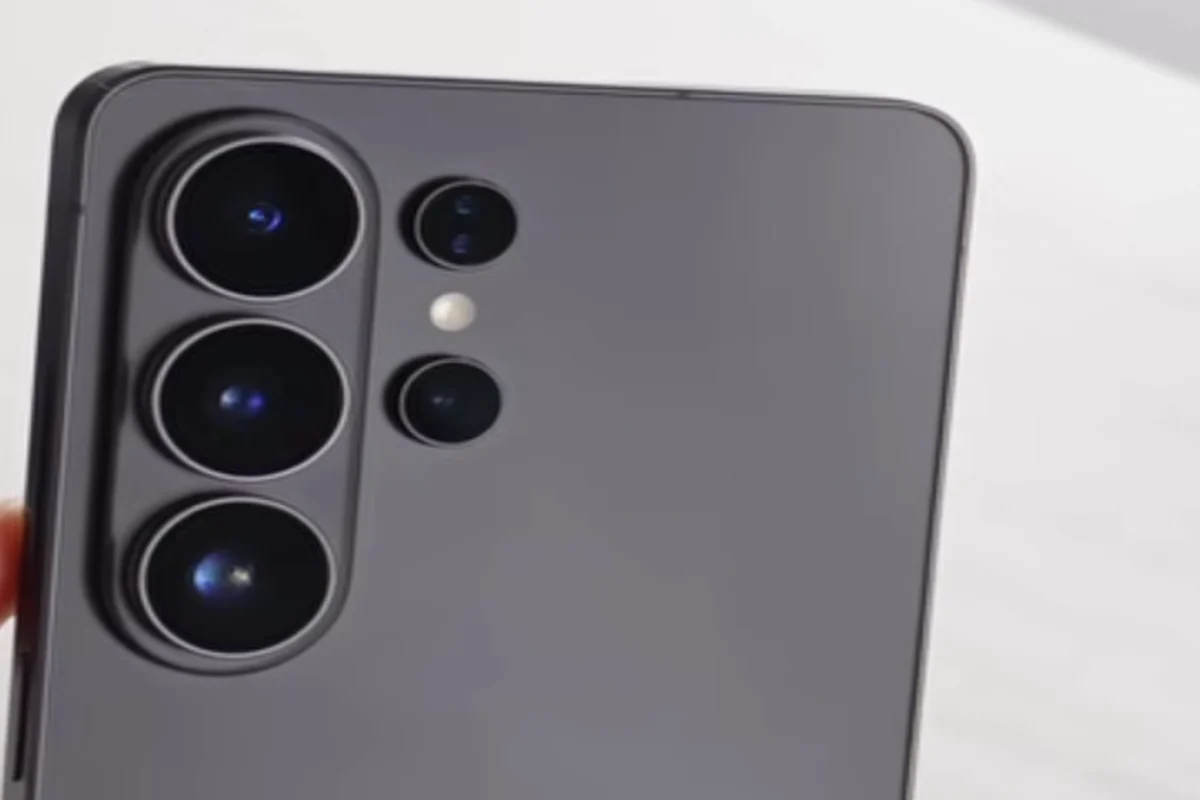 Close view of Galaxy S26 Ultra camera lenses